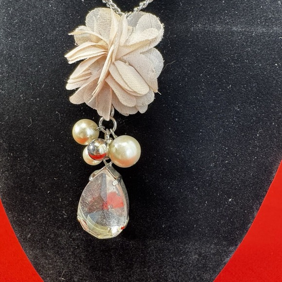 Silver Tone Charm Necklace With Faux Pearl, Pinkish Flower - Picture 3 of 5